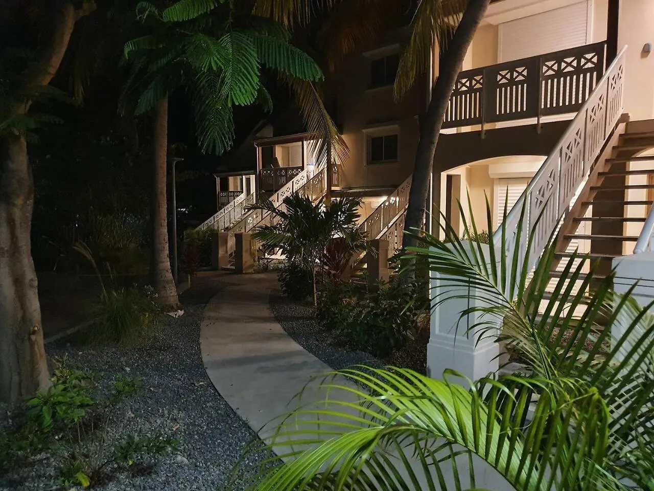 Just Relax 2Bedroom Apartment With Pool Access 2 Minutes From Orient Bay Beach 0*,  Сен-Мартен/Синт-Мартен