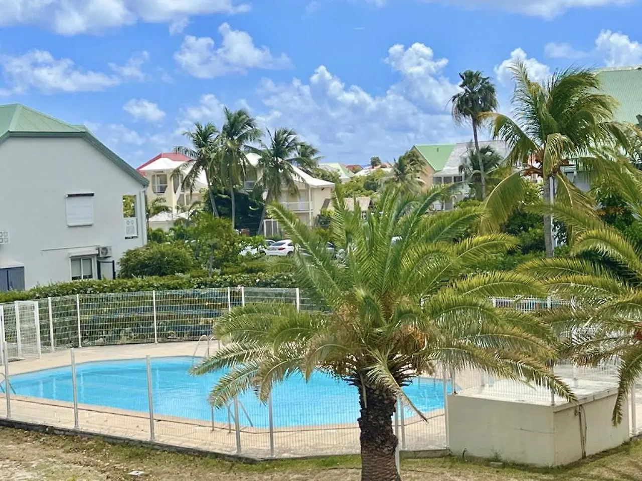 Just Relax 2Bedroom Apartment With Pool Access 2 Minutes From Orient Bay Beach Дом отдыха
